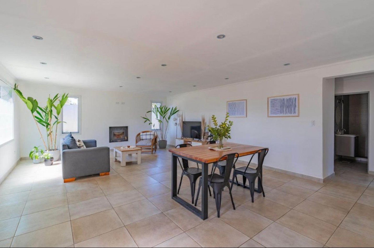 Casa moderna de 4 ambientes z/Los Acantilados