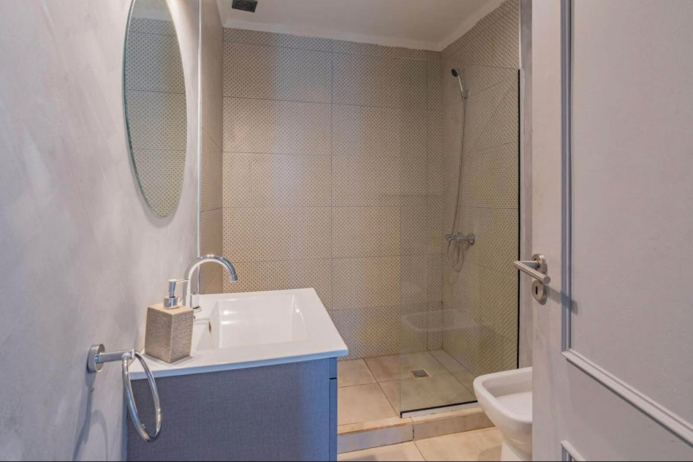 Casa moderna de 4 ambientes z/Los Acantilados