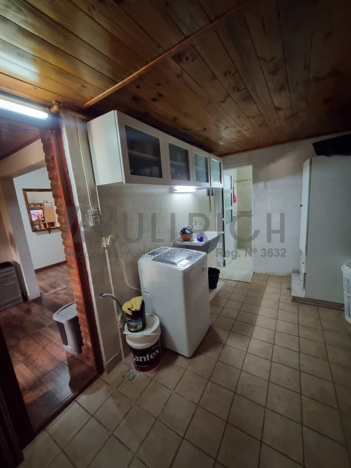 Impecable chalet sobre lote de 12 x 25
