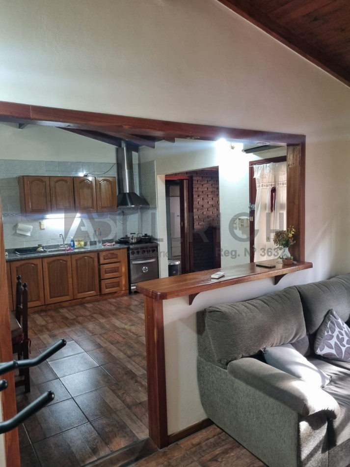 Impecable chalet sobre lote de 12 x 25