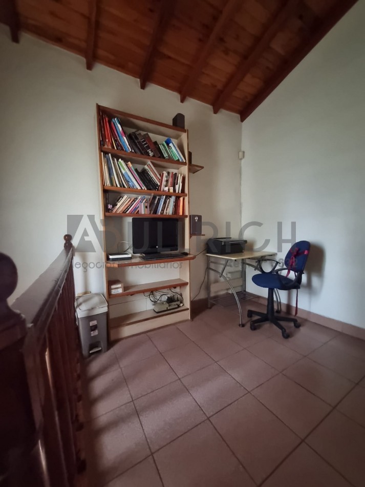Impecable chalet sobre lote de 12 x 25