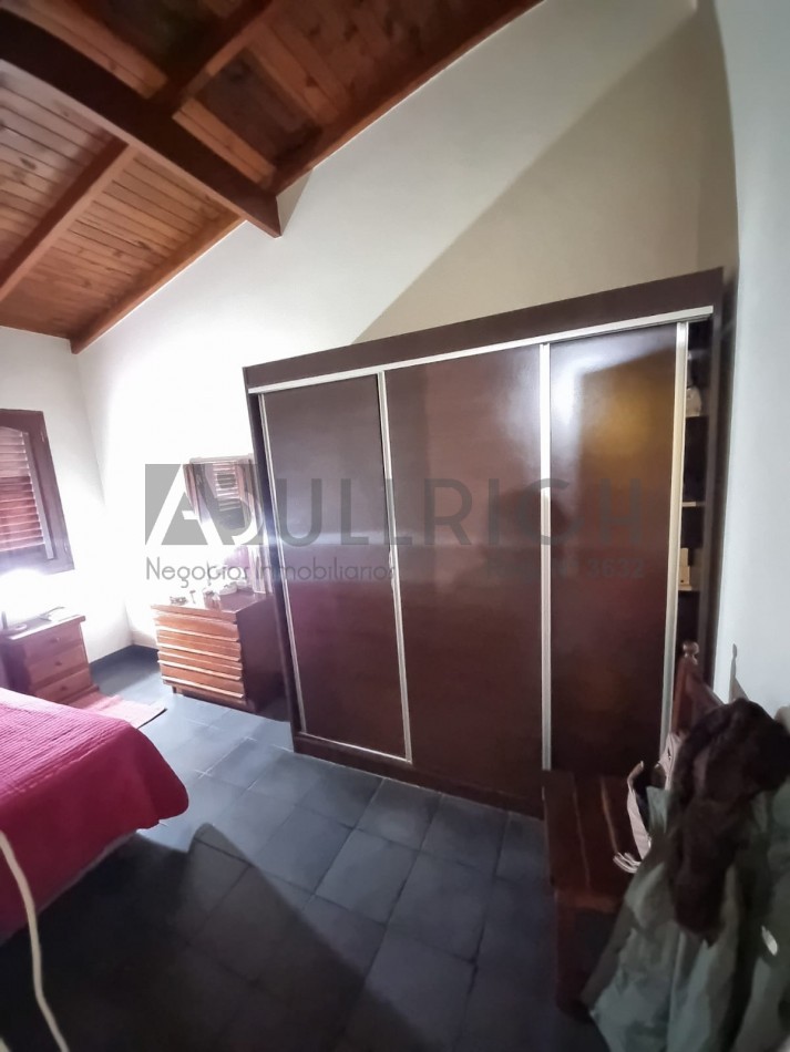 Impecable chalet sobre lote de 12 x 25