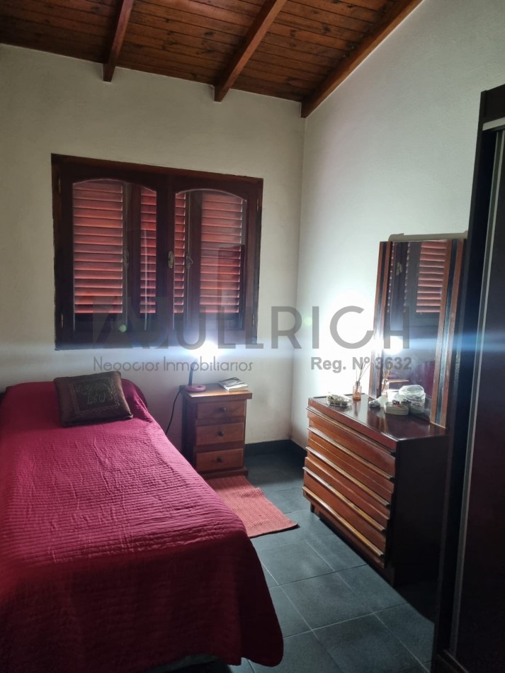 Impecable chalet sobre lote de 12 x 25