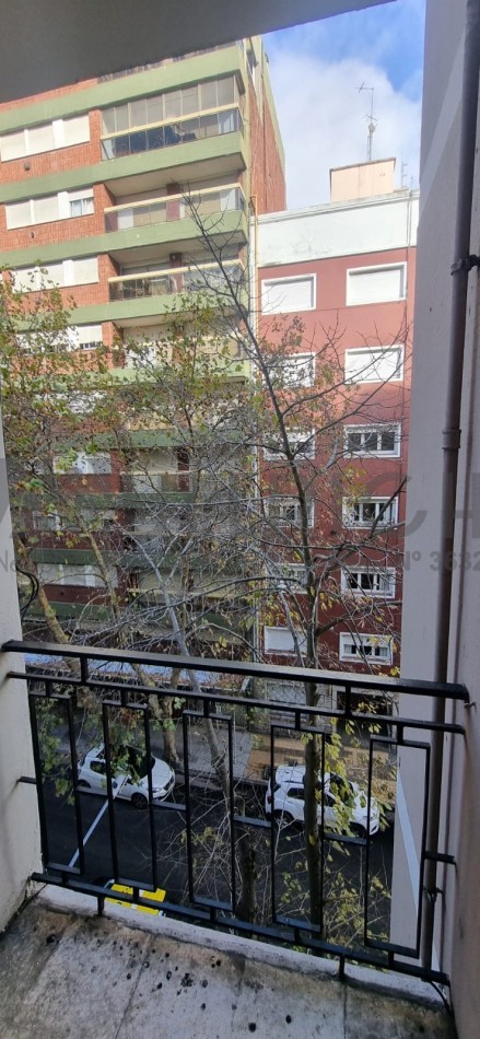 1 amb. al frente c/balcon BROWN Y CORRIENTES
