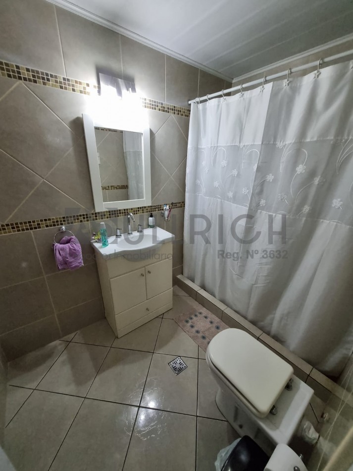 Impecable chalet sobre lote de 12 x 25