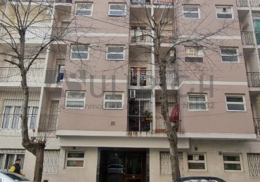 1 amb. al frente c/balcon BROWN Y CORRIENTES